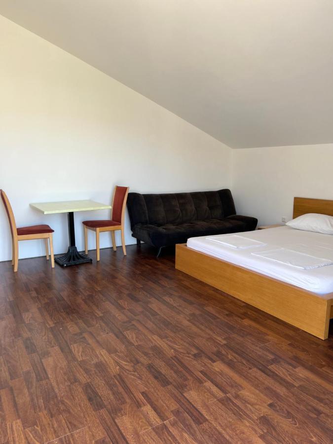 Studio Apartman צזריקה מראה חיצוני תמונה